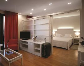 Espaciosas habitaciones en Hotel Class Valls. Relájate con nuestra oferta en Tarragona