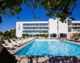 Fachada con piscina, Hotel Jardin De Bellver en Castellon